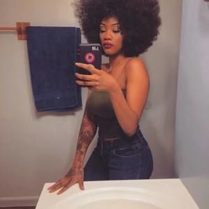 Meet your Posher, Kelly